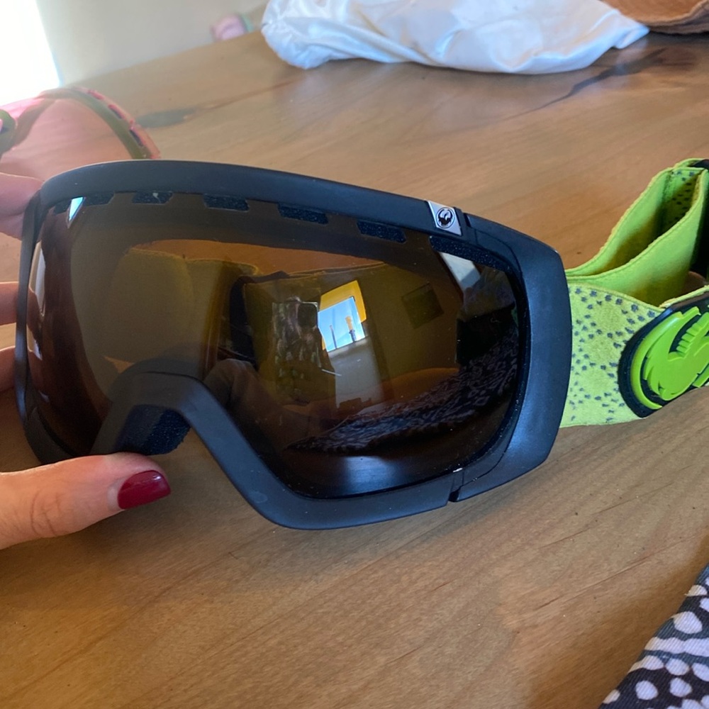 Dragon Alliance Rogue Snow Ski Matte Black & Lime Goggles Brown Lens